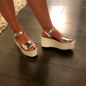 ⭐️ Silver Platform Summer Sandal